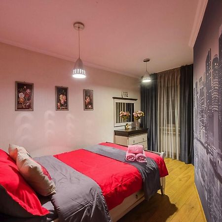 Золотой Квадрат Шевченко 75 Appartement Alma-Ata Buitenkant foto