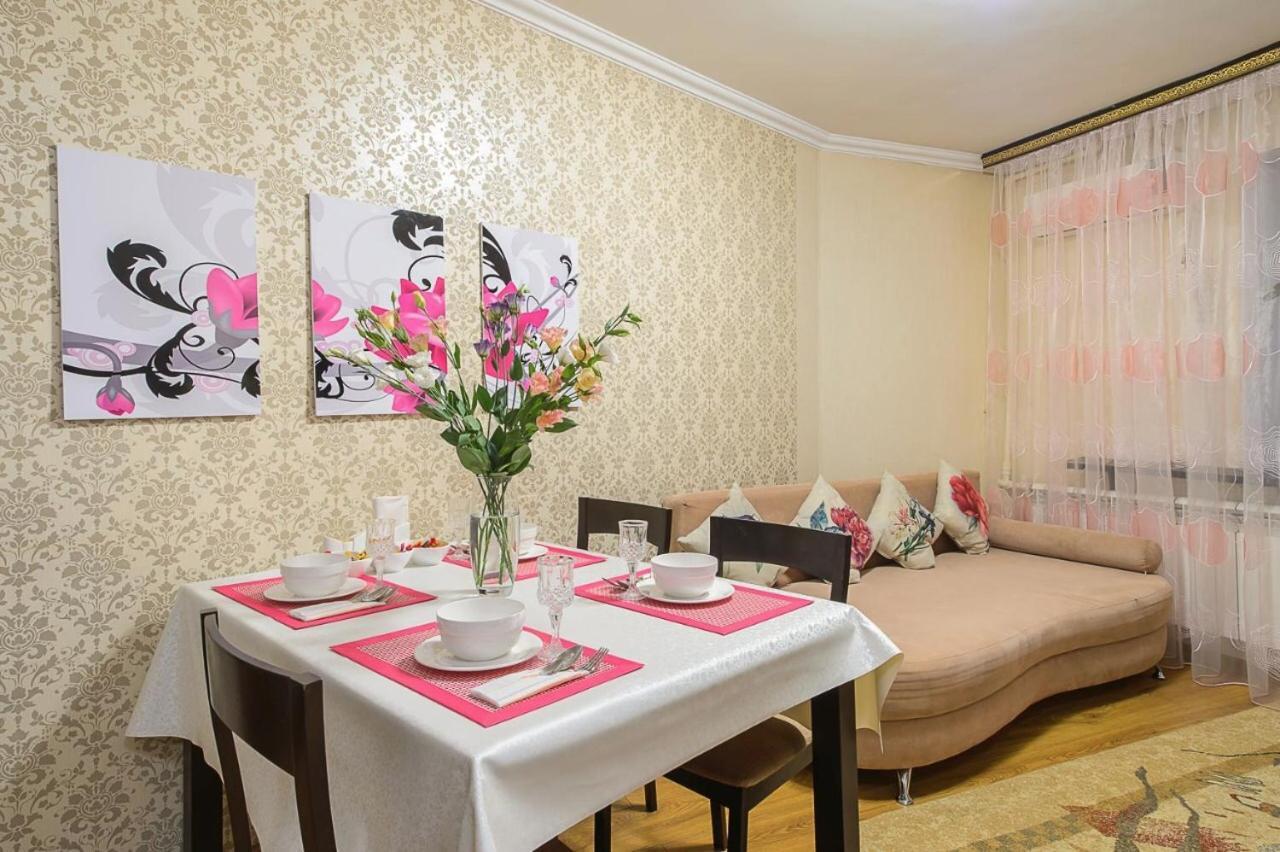 Золотой Квадрат Шевченко 75 Appartement Alma-Ata Buitenkant foto