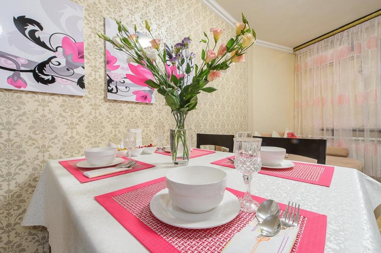 Золотой Квадрат Шевченко 75 Appartement Alma-Ata Buitenkant foto
